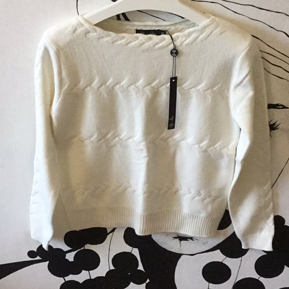 Lyla + Luxe Sweater